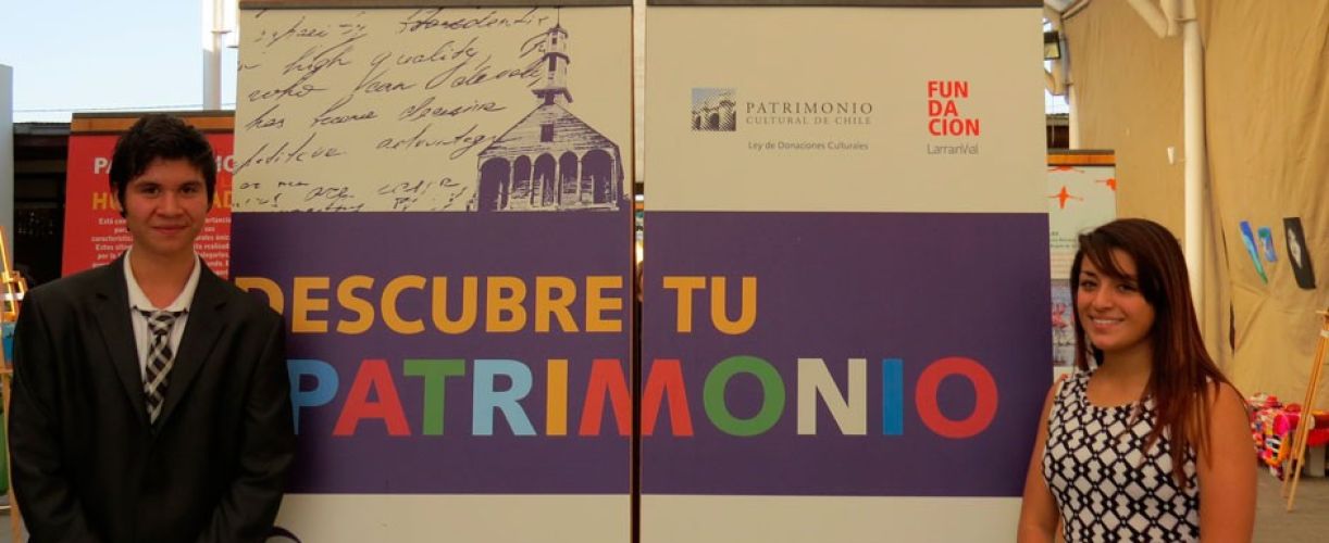 Estudiantes recorren exposición "Descubre tu patrimonio"