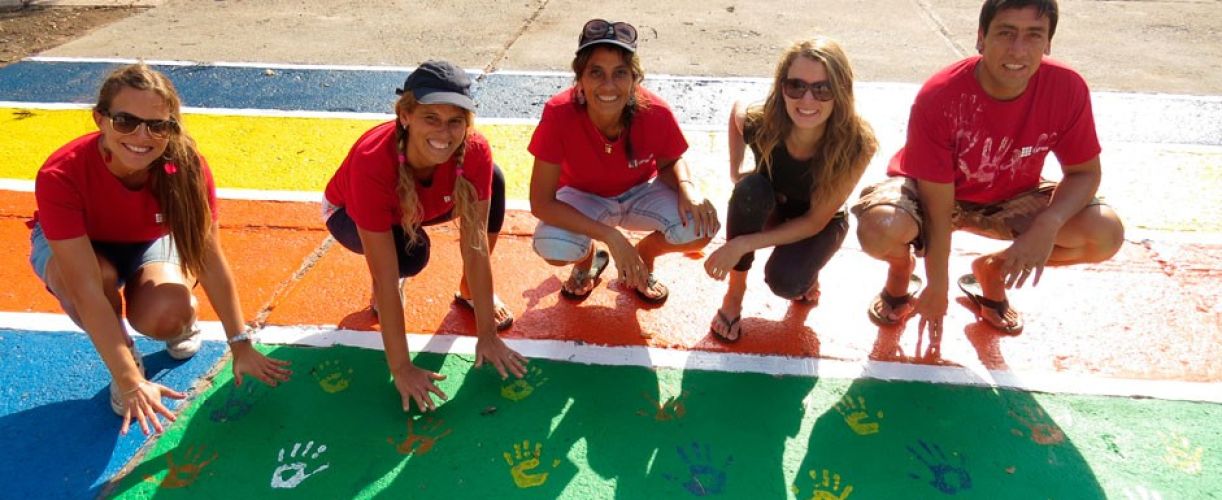 Voluntarios pintan instalaciones de La Protectora de la Infancia