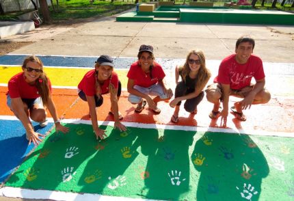 Voluntarios pintan instalaciones de La Protectora de la Infancia